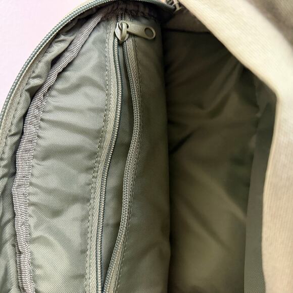 Brevite Jumper Camera Photo Backpack Pine Green Shoulder Strap Zip 22L Large EUC - Picture 3 of 12